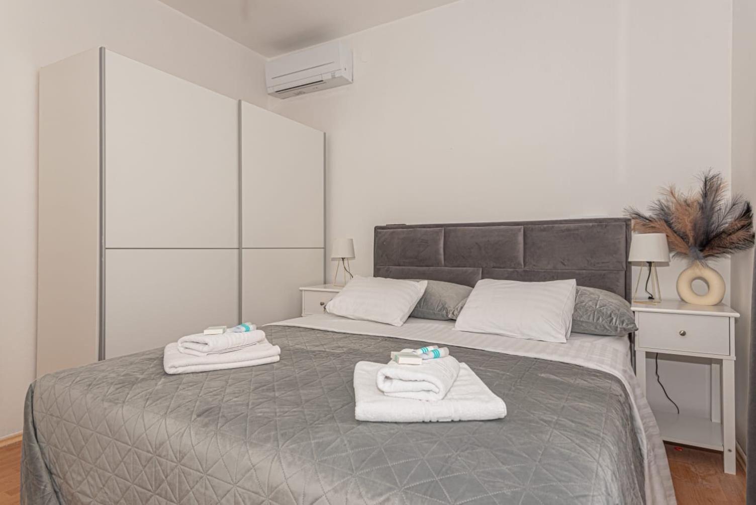 Apartment Mozart Šibenik Buitenkant foto